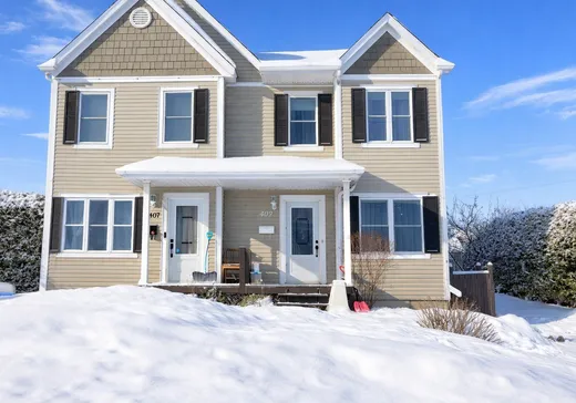 Two or more stories for sale - 409 Rue Gince, Granby, J2J2J5