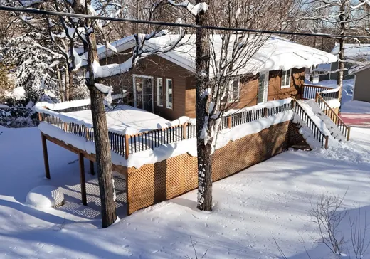 Two or more stories for sale - 112 16e Avenue O., St-Adolphe d'Howard, J0T2B0