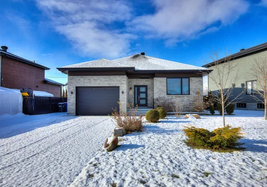 Two or more stories for sale - 988 Rue des Monarques, Vaudreuil-Dorion, J7T0K7