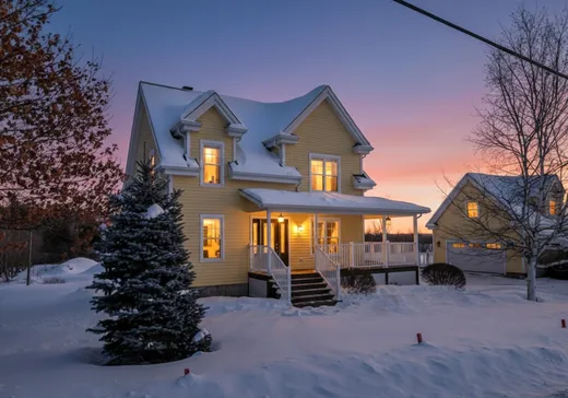 Maison à vendre - 341 Rue Woodbine, Lachute, J8G 0A2