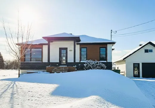 Two or more stories for sale - 129 Rue Bibeau, Dosquet, G0S1H0