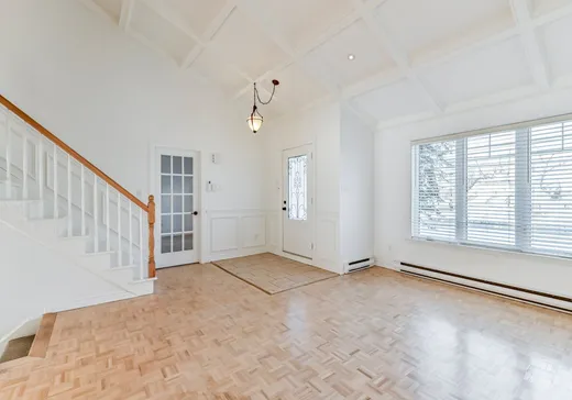 Maison à vendre - 592 Ch. des Patriotes N., Mont-Saint-Hilaire, J3H 3J1