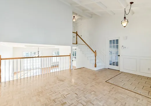 Maison à vendre - 592 Ch. des Patriotes N., Mont-Saint-Hilaire, J3H 3J1