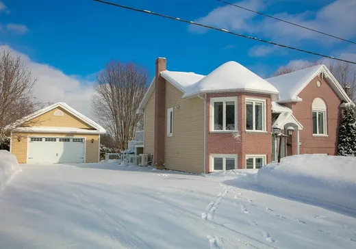 Bungalow à vendre - 175 Rue Biron, Weedon, J0B3J0