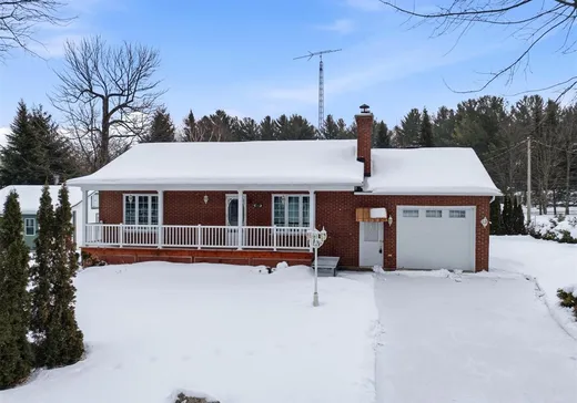 Bungalow à vendre - 26 Rue Montmigny, St-Nicephore, J2A3R4