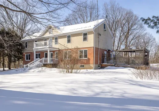 Maison à étages à vendre - 65 Ch. Papineau, Lac-Brome, J0E1S0