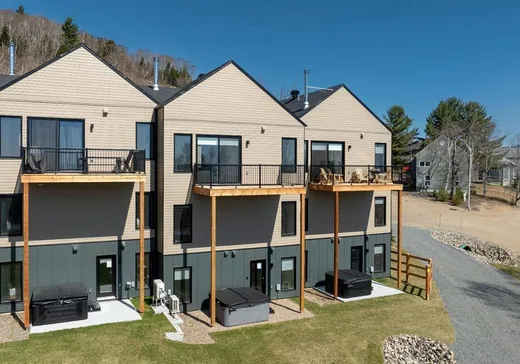 Two or more stories for sale - 1 Rue du Minot-de-Pommes, Petite-Riviere-St-Francois, G0A2L0