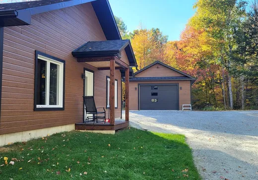 House for sale - 153 Ch. Roy, Val Morin, J0T 2T0