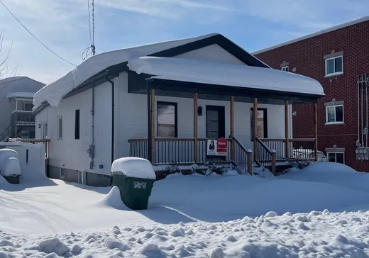 Maison à étages à vendre - 114 Rue des Pins, Saint-Jérôme, J7Z1C7