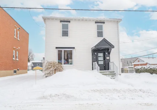Two or more stories for sale - 55 Rue St-Louis, Salaberry-de-Valleyfield, J6T1M5
