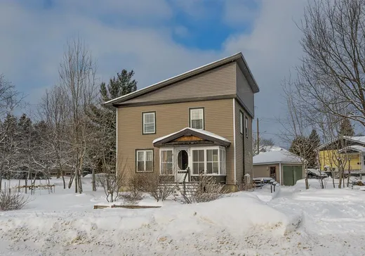 Maison à vendre - 4377 Rue Ste-Bernadette, Sherbrooke, J1N 1S5