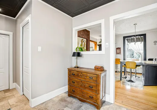 Maison à vendre - 89 Rue Albert, Windsor, J1S 2A7