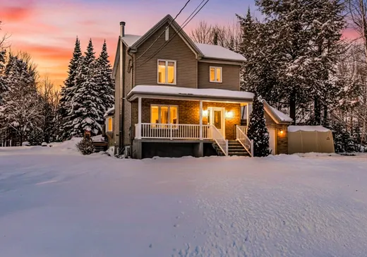 Maison à étages à vendre - 130 Ch. de la Reine, Saint-Colomban, J5K1C3