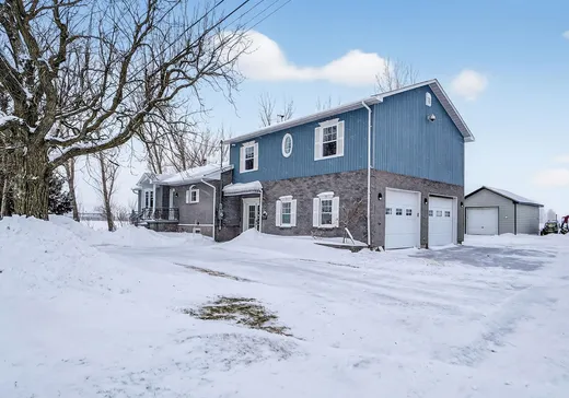 Two or more stories for sale - 200 Ch. du Golf, Salaberry-de-Valleyfield, J6S6E0