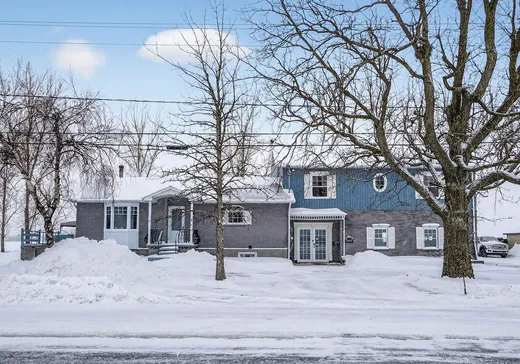 House for sale - 200 Ch. du Golf, Salaberry-de-Valleyfield, J6S 6E0