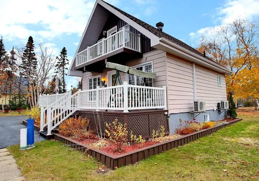 Maison à vendre - 1841 Rue des Chalets, Port-Cartier, G0H 1R0