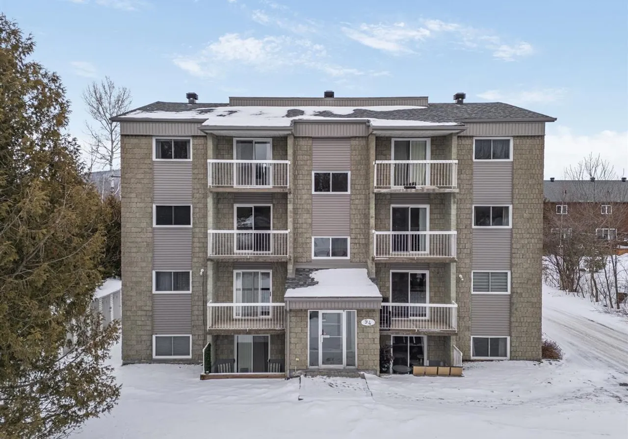 94 Boul. de Bromont, App. 6 — photo 1