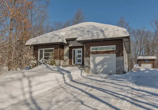 Two or more stories for sale - 33 Rue Annik, St-Hippolyte, J8A0E3