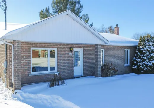 Maison à vendre - 265 Rue St-Lambert, St-Cyrille-De-Wendover, J0C 1A0