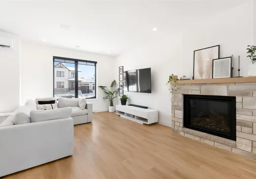 Maison à vendre - 1677 Rue des Étriers, Rock Forest-Saint-Élie-Deauville, J1N 1C3