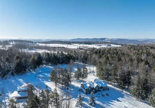 Maison à vendre - 10 Ch. Montplaisir, Magog, J0B 2C0