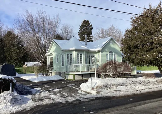 Maison à vendre - 353 Av. de Venise O., Venise en Quebec, J0J 2K0