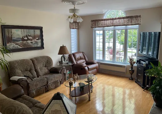 Maison à vendre - 353 Av. de Venise O., Venise en Quebec, J0J 2K0