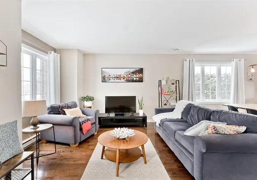 Maison à vendre - 1301 Rue Marini, Rock Forest, J1N 0L1