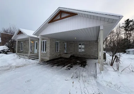 House for sale - 3755 Boul. Jean-De Brébeuf, St-Nicephore, J2A 3K3