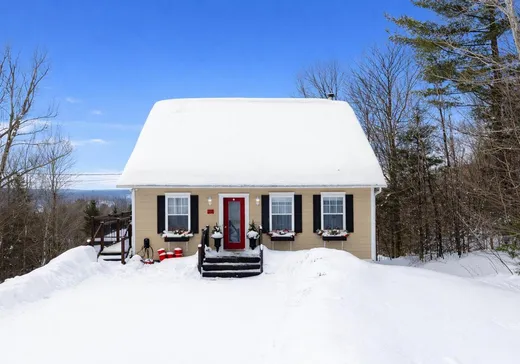 Bungalow à vendre - 19 Ch. de la Fleur-de-Lune, Saint-Sauveur, J0R1R1
