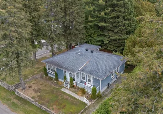 Maison à vendre - 61 Av. Chartier, Saint-Sauveur, J0R 1R0