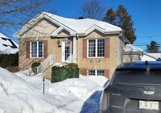 Maison à étages à vendre - 35-35A Rue des Tourterelles, Blainville, J7C5T6