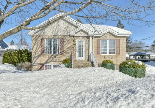 Maison à vendre - 35-35A Rue des Tourterelles, Blainville, J7C 5T6