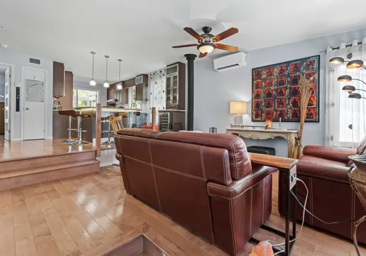 Maison à vendre - 985 Rue St-John, Otterburn Park, J3H 5S7