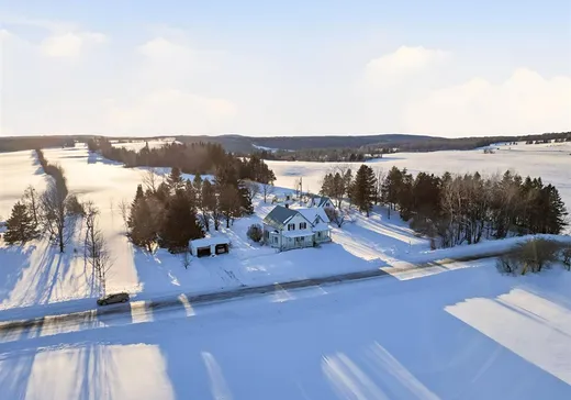 Two or more stories for sale - 258 40e Avenue N., Saint-Georges, G5Z1V4