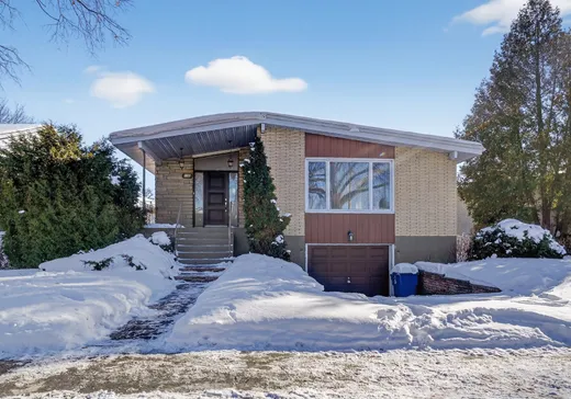 Maison à étages à vendre - 5900 Rue de Canseau, Montréal (Saint-Léonard), H1P1H9