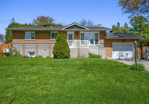 Bungalow for sale - 33 9e Avenue, Sainte-Marthe-sur-le-Lac, J0N1P0