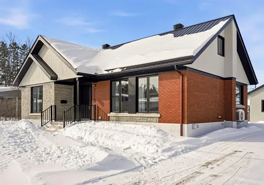 Two or more stories for sale - 710 12e Rue, Montreal (Downtown), G5Y5A1