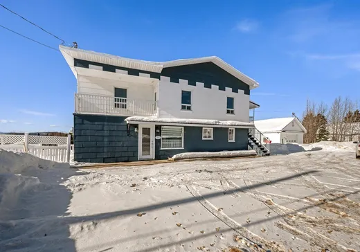 Maison à vendre - 762 Boul. 138, St-Tite-Des-Caps, G0A 4J0