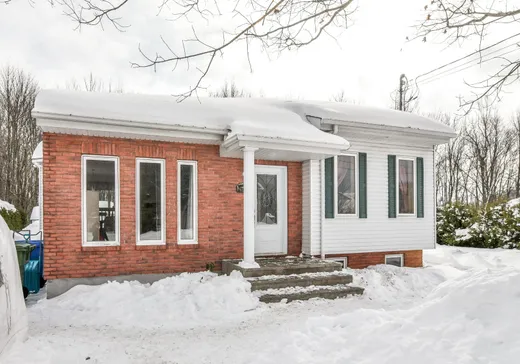 Maison à étages à vendre - 117 Rue de l'Émeraude, Saint-Colomban, J5K2C8