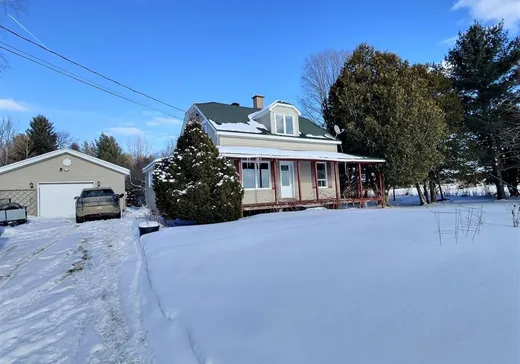 Bungalow à vendre - 869 Route 255, Saint-Félix-de-Kingsey, J0B2T0