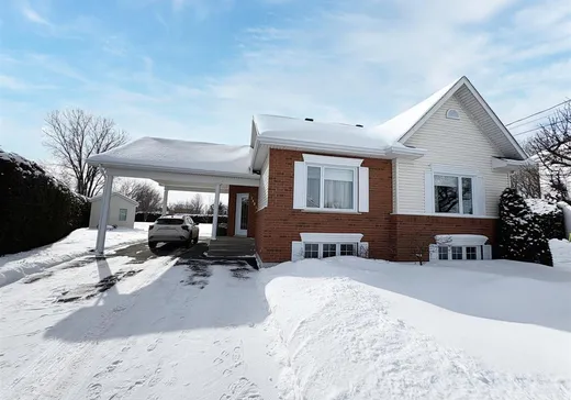 Bungalow à vendre - 2605 Rue du Cristal, Drummondville, J2C7S8