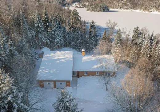 Maison à vendre - 1820 Av. A.-Bertrand, St-Adolphe d'Howard, J0T 2B0