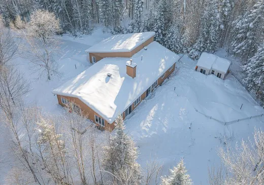 Maison à vendre - 1820 Av. A.-Bertrand, St-Adolphe d'Howard, J0T 2B0