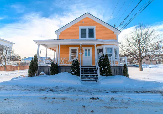 Maison à vendre - 285 Rue St-Jean, Matane, G4W 2G8