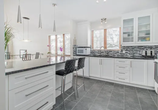 House for sale - 110 Boul. des Prairies, Laval (Laval-des-Rapides), H7N 2T5