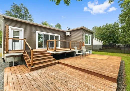 Maison à vendre - 232A Rue Larochelle, Val des Sources, J1T 3M7