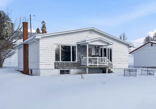 Bungalow à vendre - 447 Rue Ste-Anne, Coaticook, J1A1H5