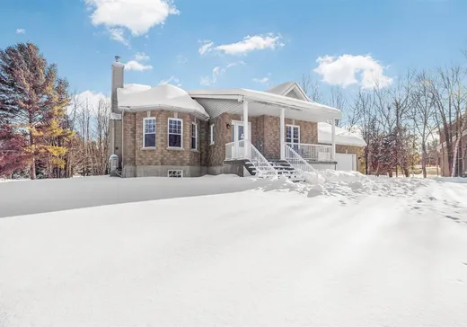 Maison à vendre - 475 Rue Desjardins, Saint-Colomban, J5K 2H1