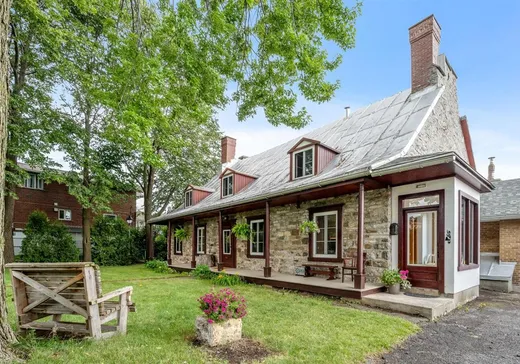 Maison à étages à vendre - 6255 Rue Jarry E., Montréal (Saint-Léonard), H1P1W1